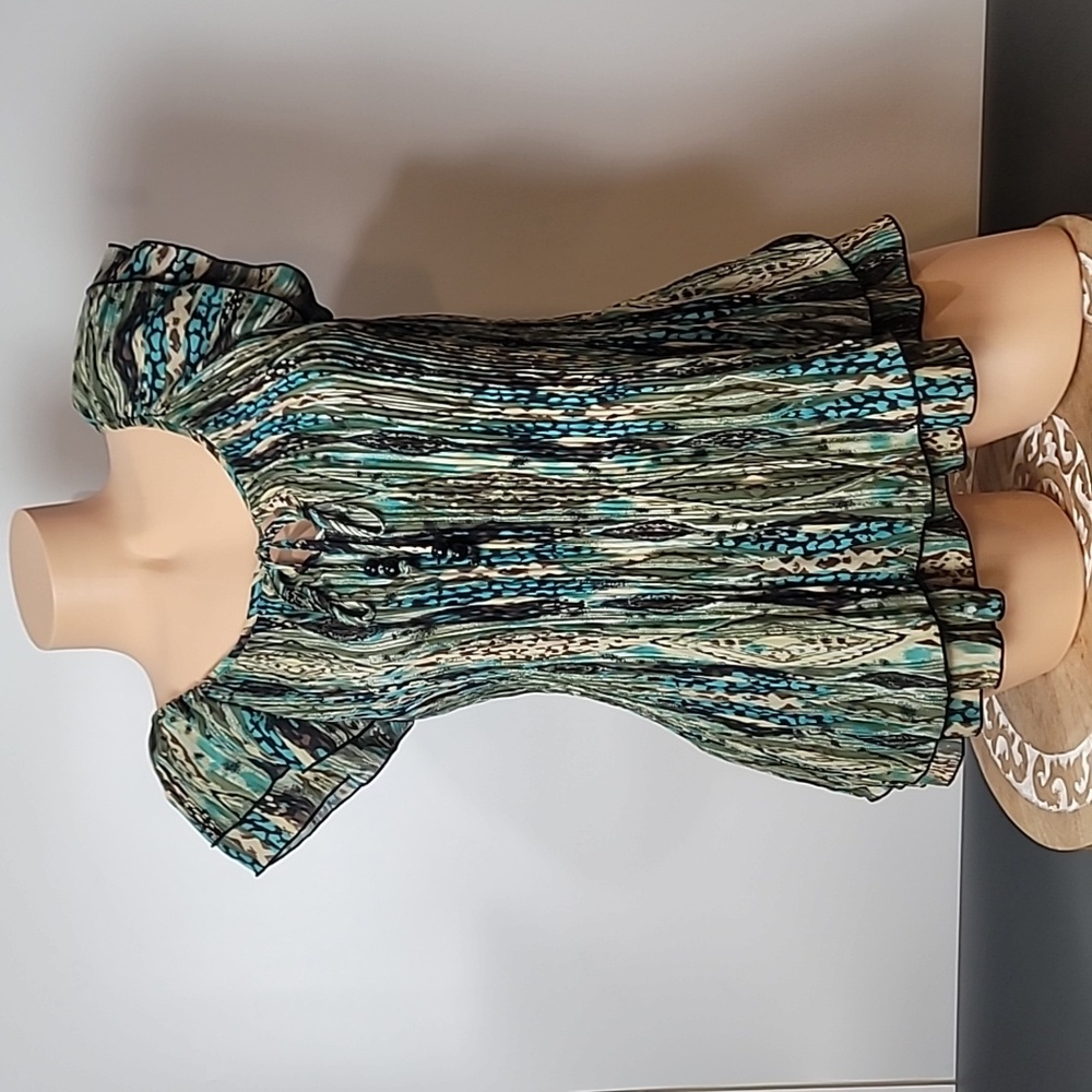 Dressbarn Blouse ~ Ruffle ~ Krinkle ~ Fluttery Sleeves ~ Tie at chest